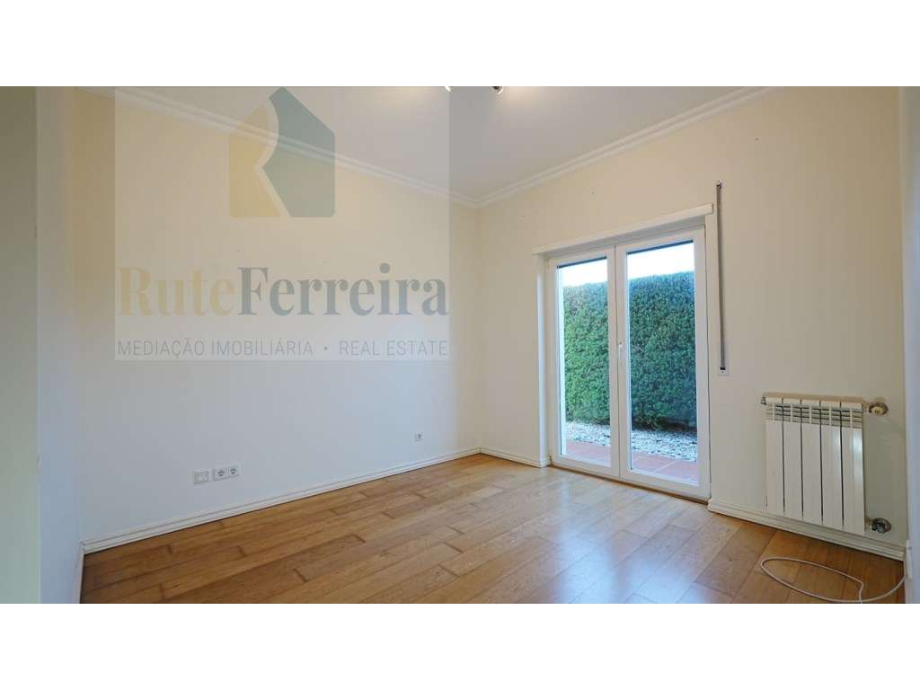 Apartamento T2 no Condomínio de Luxo Campo Real!-23
