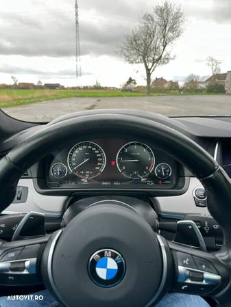 BMW Seria 5 520d xDrive Touring Aut. Luxury Line - 9