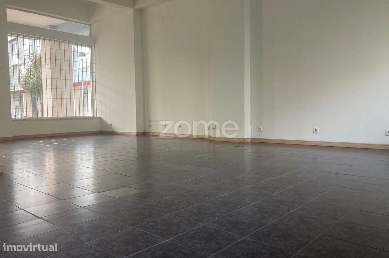 Loja à Venda no Centro da Amadora – Largo Cristóvão da Gama-5