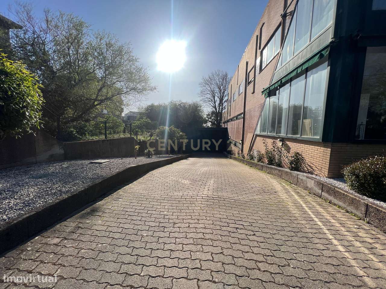 ARMAZÉM | INDÚSTRIA | SERVIÇOS | COMÉRCIO PARA ARRENDAR - Grande imagem: 3/26