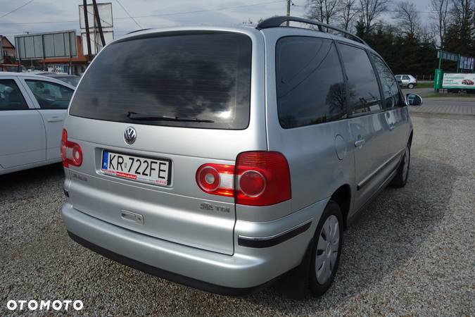 Volkswagen Sharan 1.9 TDI Comfortline - 9