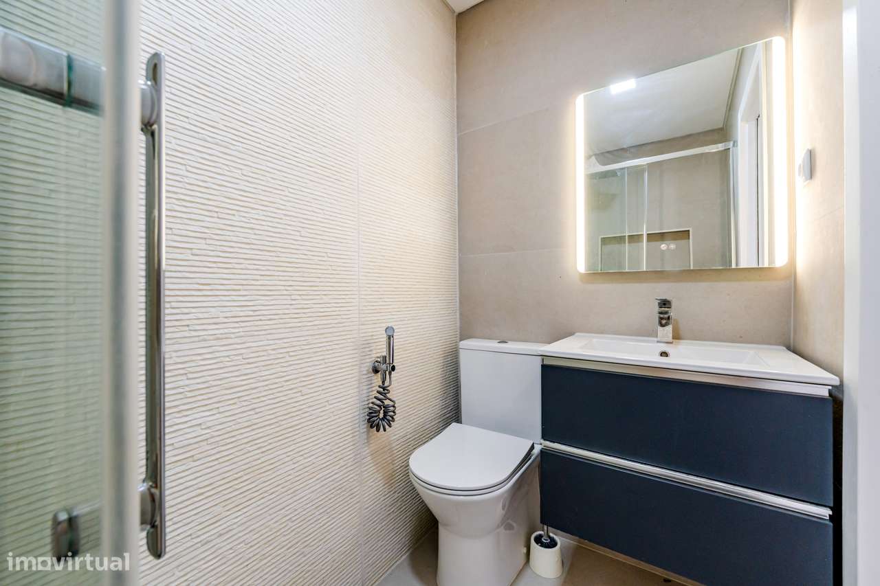 Apartamento T2 - Renovado- Vista Rio-7