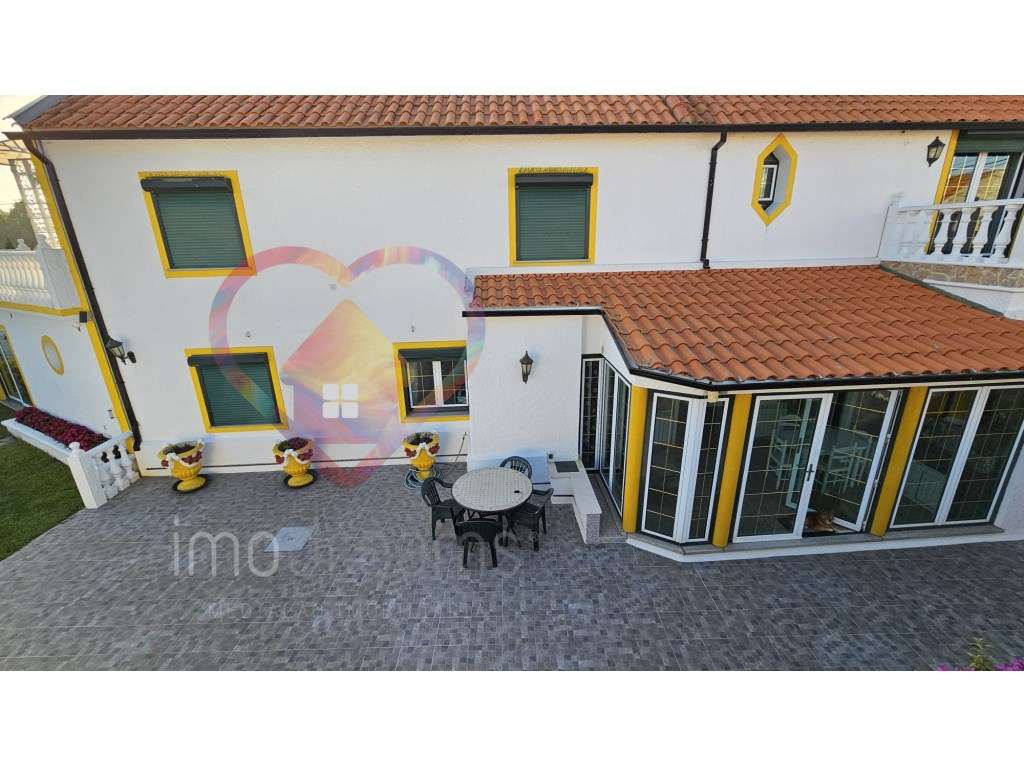 Moradia T6 com piscina + apartamento T1 em Esgueira, Aveiro-11