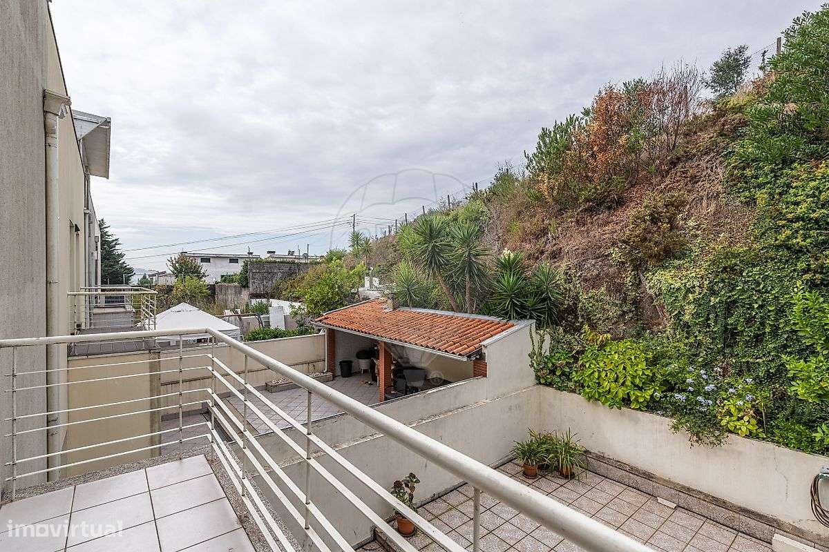 Moradia T5 para venda-17