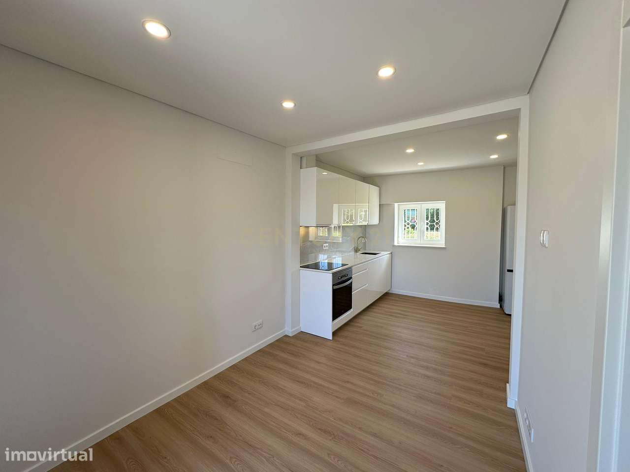 Moradia T1 Renovada em Ferragudo com Excelente Localização - Grande imagem: 4/26