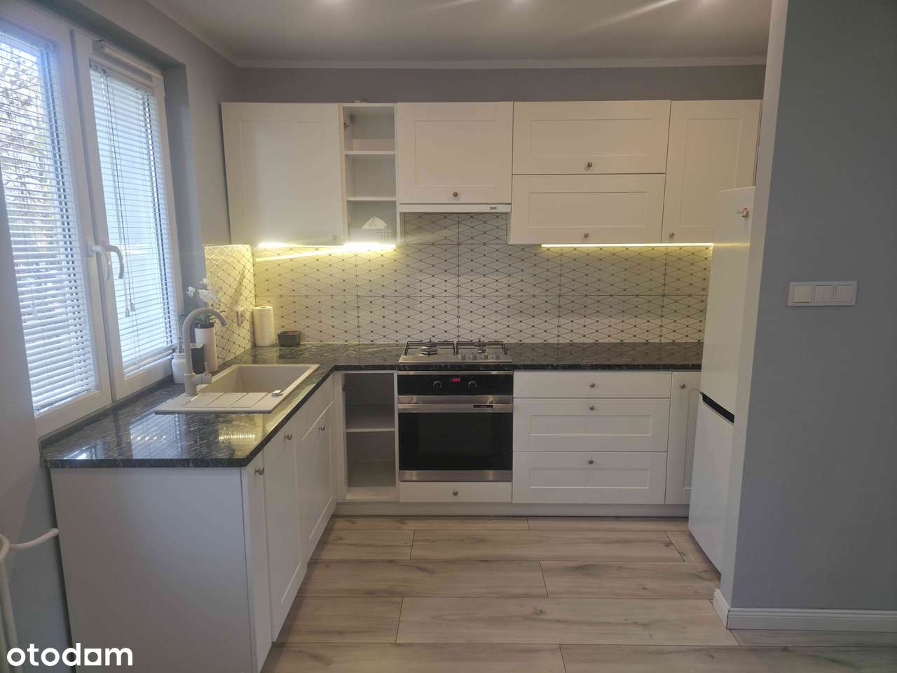 Sprzedam bezpośrednio 2 pokoje, parter, Pod Lipami 15