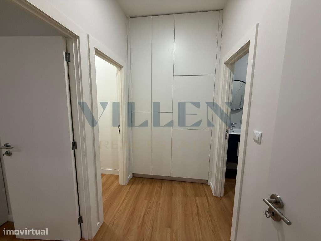 Apartamento T2 com Entrada Privativa e Garagem na Maia-12