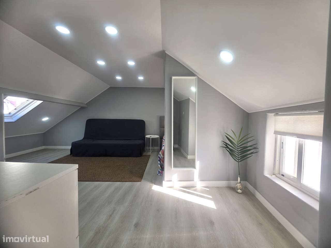 Apartamento T2 Duplex Recuperado - A 70m da Praia do Ouro-22