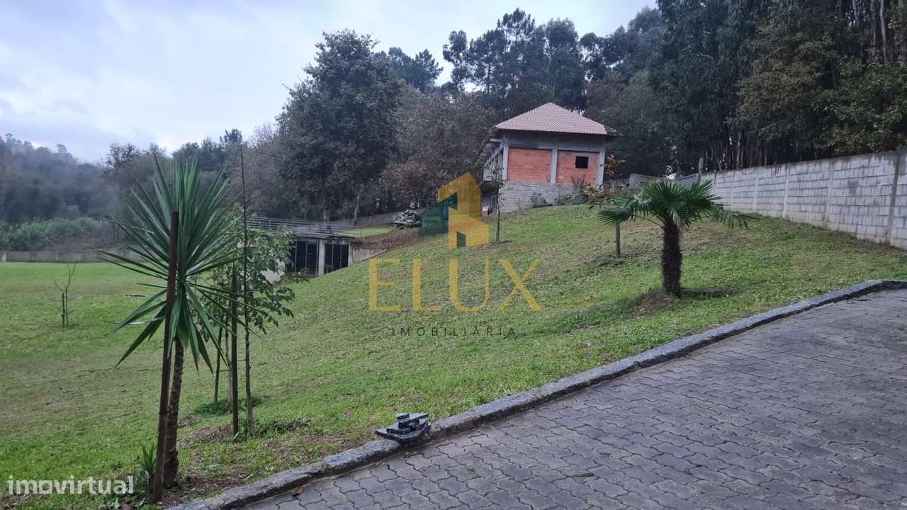 Moradia para Restaurar T4 Venda em Margaride (Santa Eulália), Várzea,-12