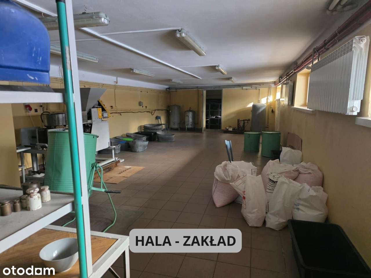 Dom z zakładem produkcyjnym Centrum-15