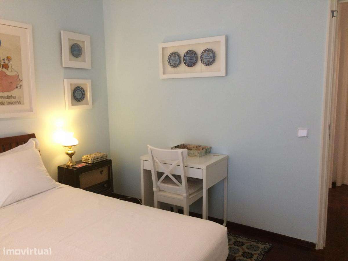 Quarto - localizado em Oeiras Lisbon - Grande imagem: 4/50