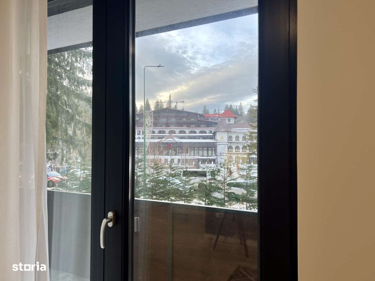 Apartament de lux, în inima Poienii Brașov – vedere directă la pârtie - Imagine principală: 4/12