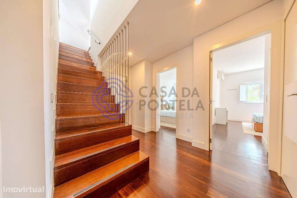 Apartamento Duplex T5 de Luxo com Terraço, Piscina e Garagem – Estoril-33