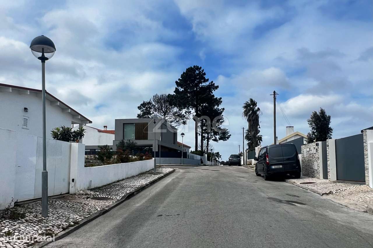 Terreno Urbano na Rua dos Pioneiros - Carrasqueira - Sesimbra-2
