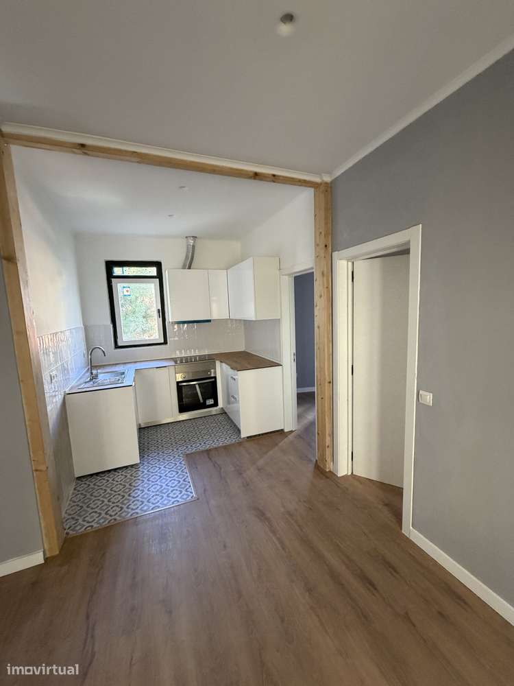 ARRENDAMENTO - T2 pronto a habitar com 66m² e boas acessibilidades - Grande imagem: 4/21