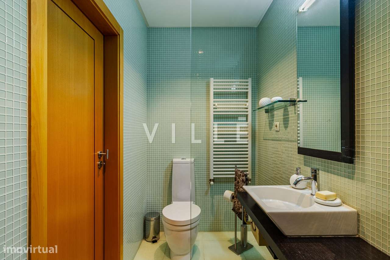 Moradia T4 com piscina aquecida e garagem dupla-16