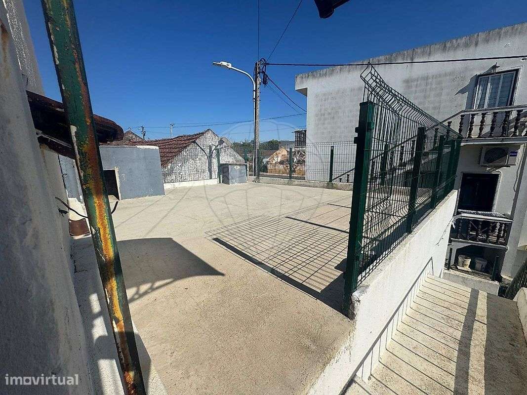 Moradia T2 para venda-24