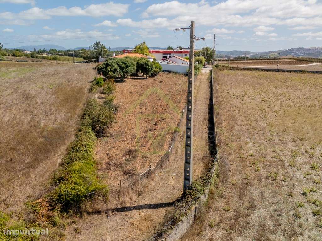Quintinha com piscina inserida em terreno com 2950 m2 - Grande imagem: 5/60