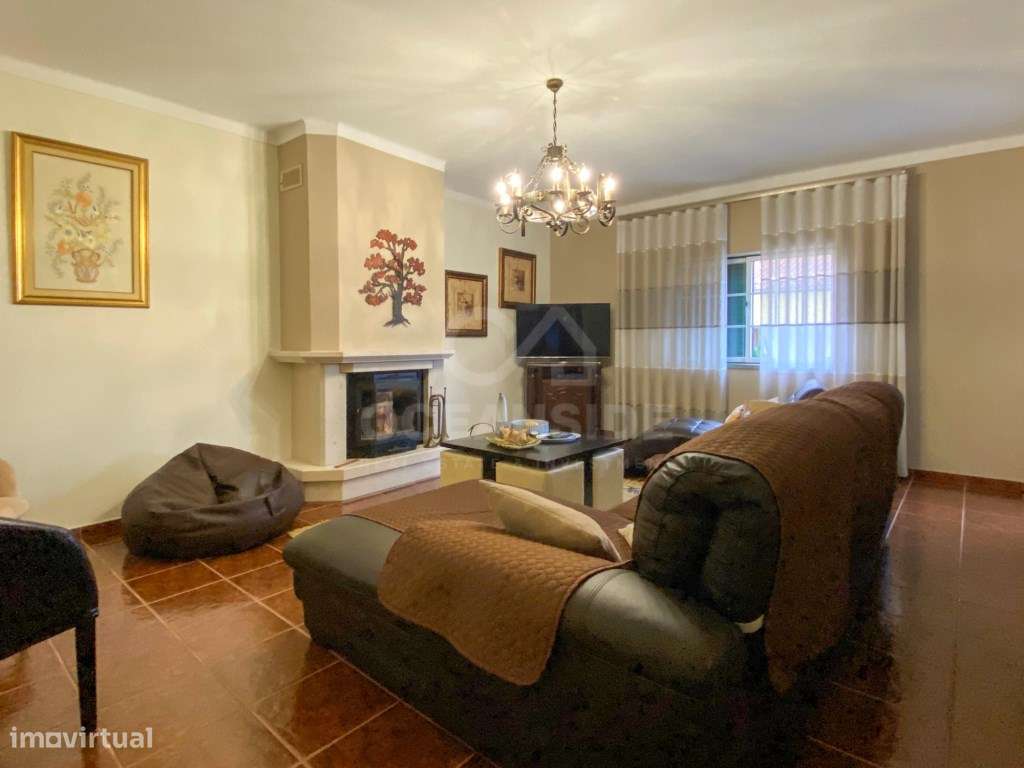 Moradia Independente Em Escalos De Baixo-30