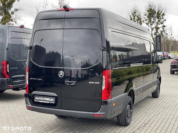 Mercedes-Benz Sprinter - 5