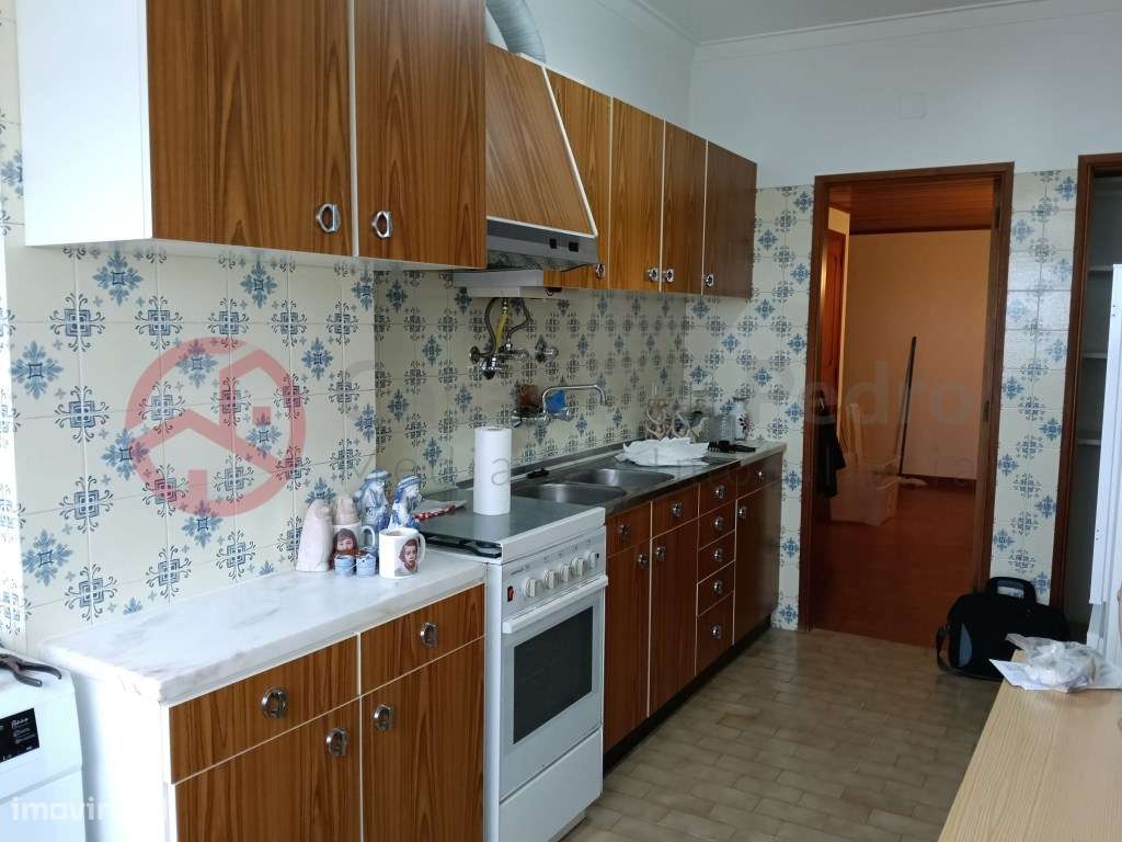 Apartamento T2 em prédio com elevador, na Charneca da Caparica - Grande imagem: 3/12