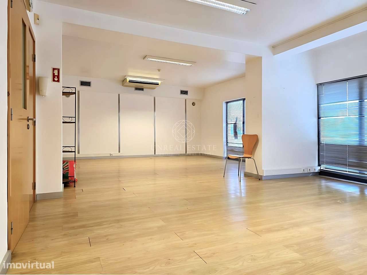 Espaço Comercial com 575 m² para Clínica, Ginásio ou Centro de Saúde n-49