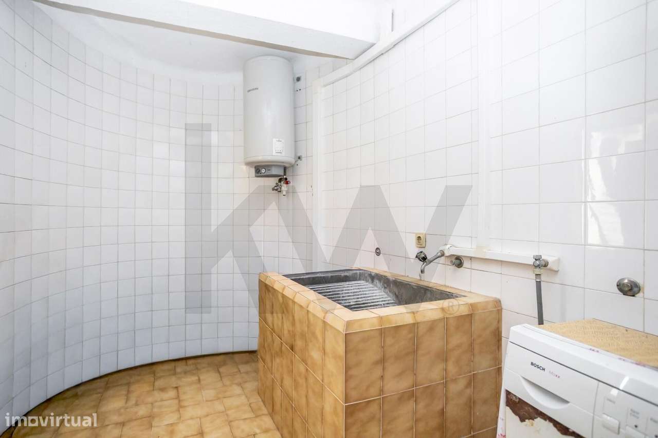 Fantástica Moradia T4 (10 Divisões) com Terreno de 869 m2 – Imenso Pot-34