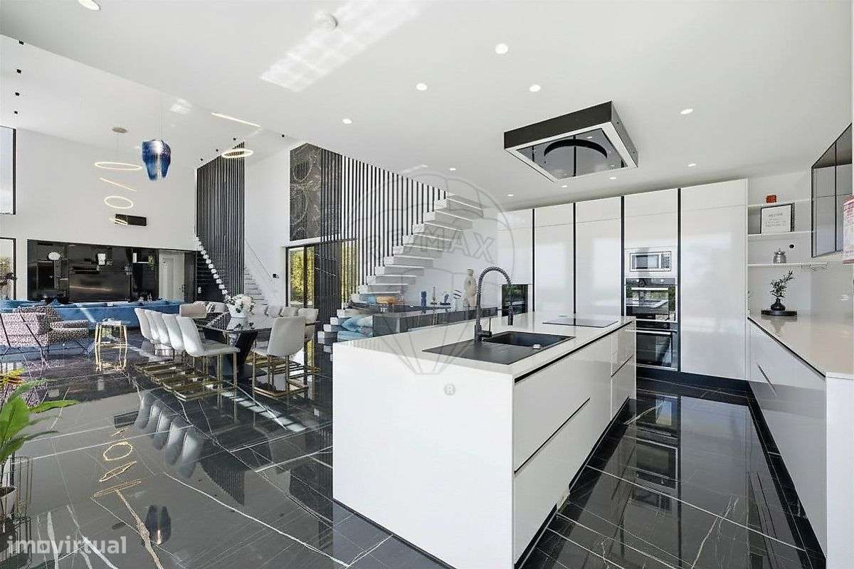 Moradia T5 para venda-11