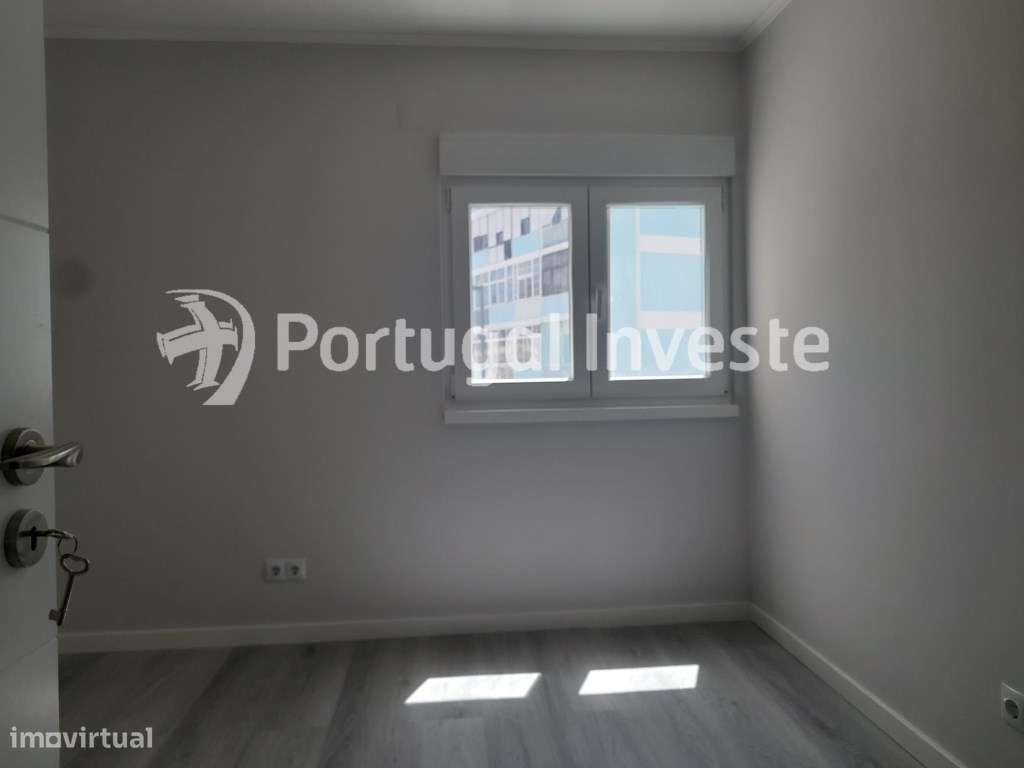 Apartamento T3 totalmente remodelado e equipado - Laranjeiro-9