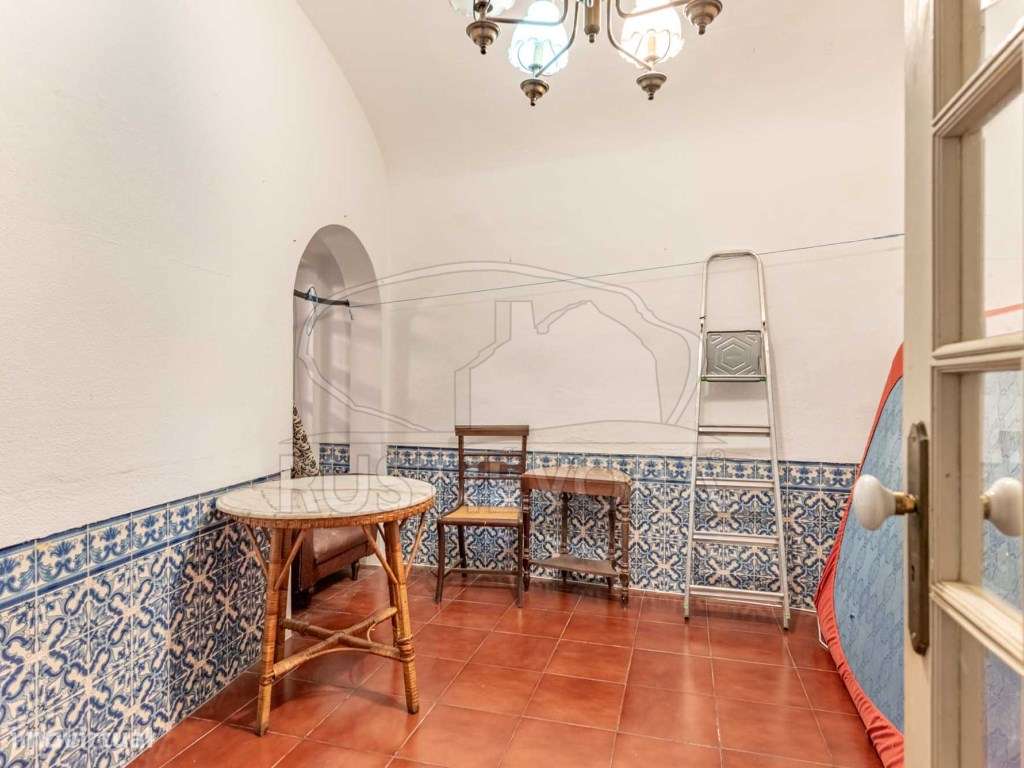 Moradia Unifamiliar T4 no Centro Histórico da Cidade - Potencial de...-25