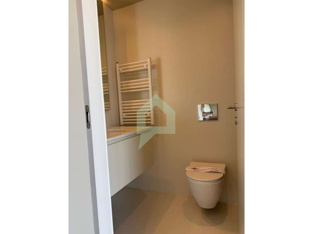 Apartamento T4 com vistas únicas em Barcelinhos, Barcelos.-15