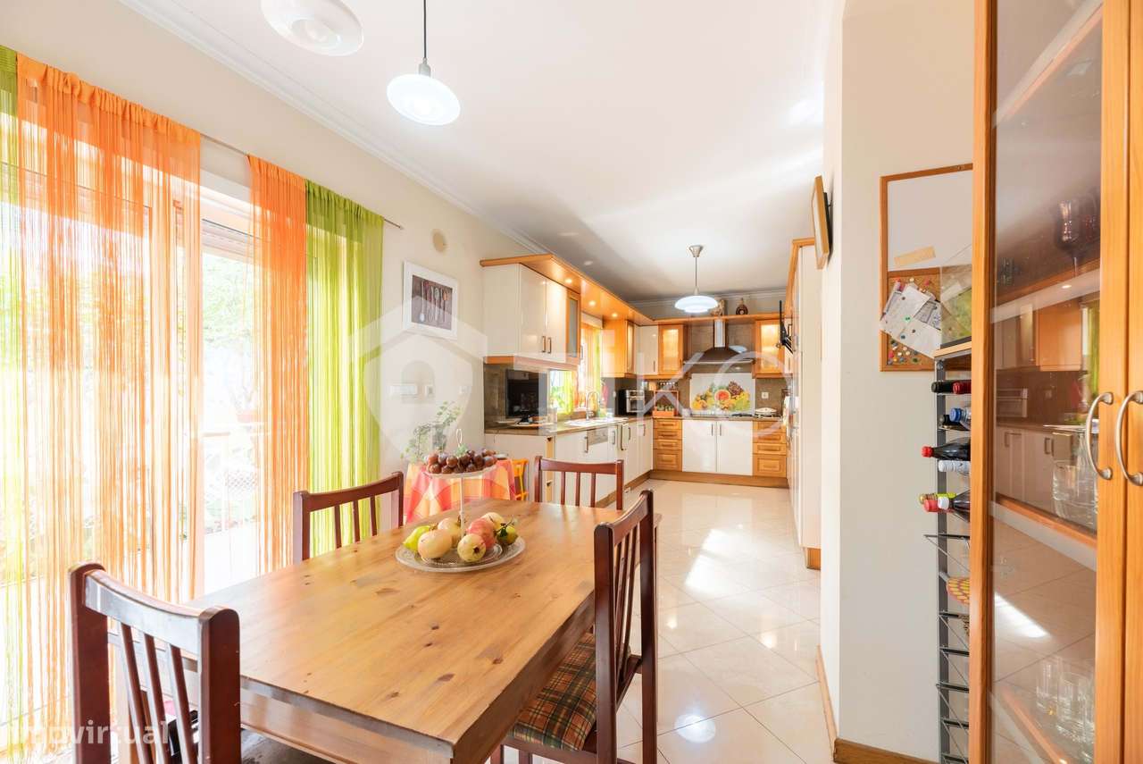 Moradia, 342 m², Charneca de Caparica e Sobreda-14