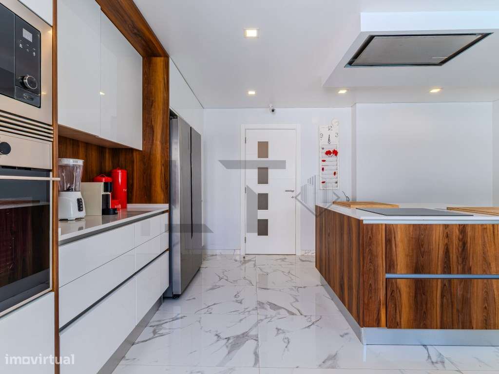 Fantástica Moradia T4 Moderna com Vista Mar, Jardim e Estacionament...-53