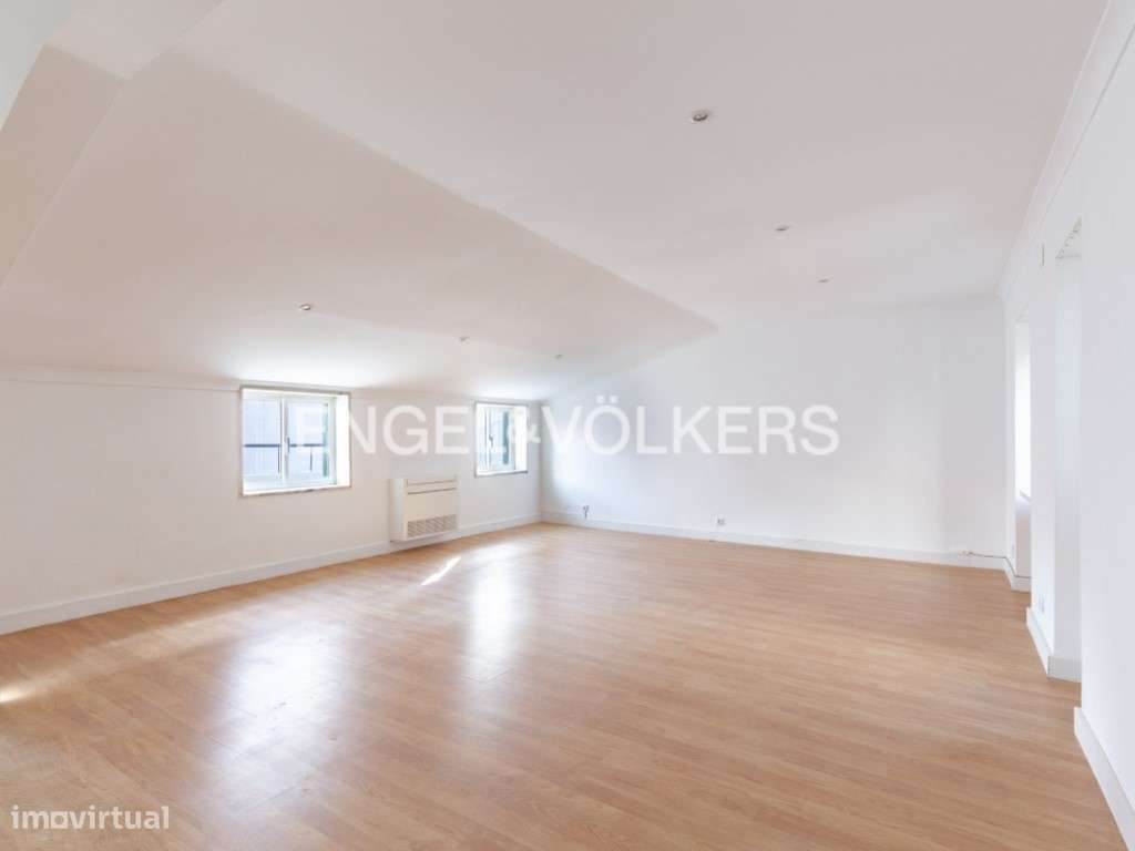 Penthouse T2 Renovada com Varanda na Estrela - Grande imagem: 3/34