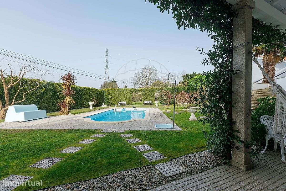 Moradia T8 para venda-48