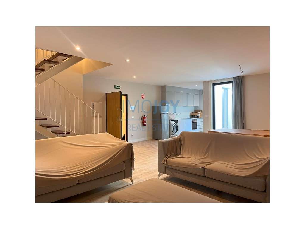 Apartamento T3 com Terraço no Centro do Porto - Grande imagem: 3/28