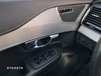 Volvo XC 90 D5 SCR AWD R-Design - 25