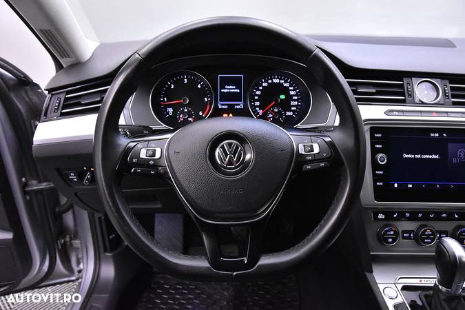 Volkswagen Passat - 16