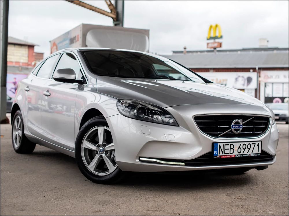 Volvo V40 II 2014