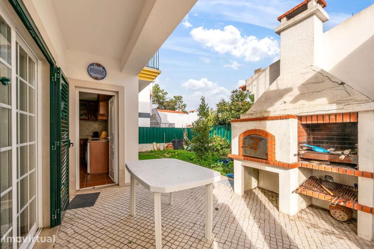 Moradia Isolada T3 com jardim, Aroeira, Almada-24