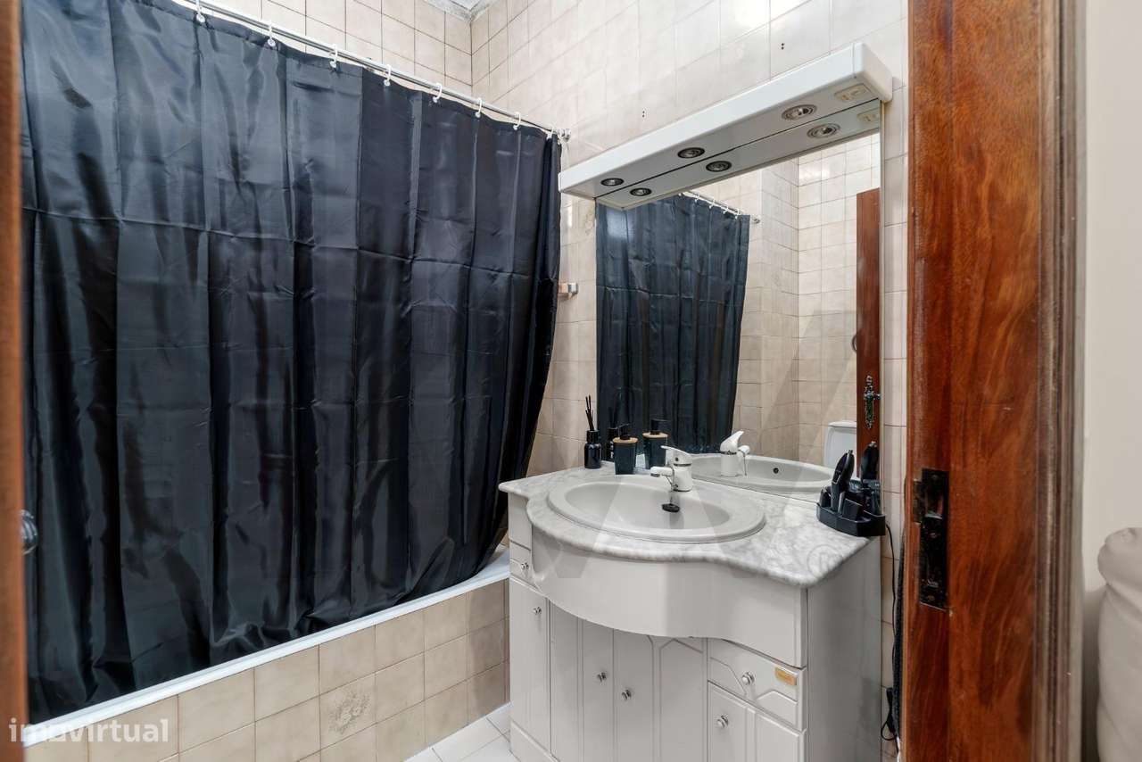 Apartamento T2 em Ermesinde Arrendado com Potencial e Rentabilidade - Grande imagem: 5/9
