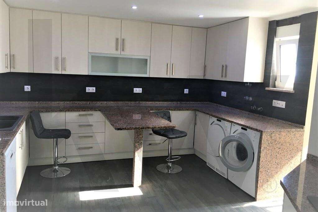 Cascais Apartamento T4 totalmente renovado, para venda excelente vista - Grande imagem: 5/21