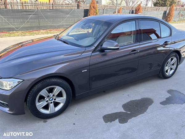 BMW Seria 3 320d xDrive Aut. Modern Line - 17