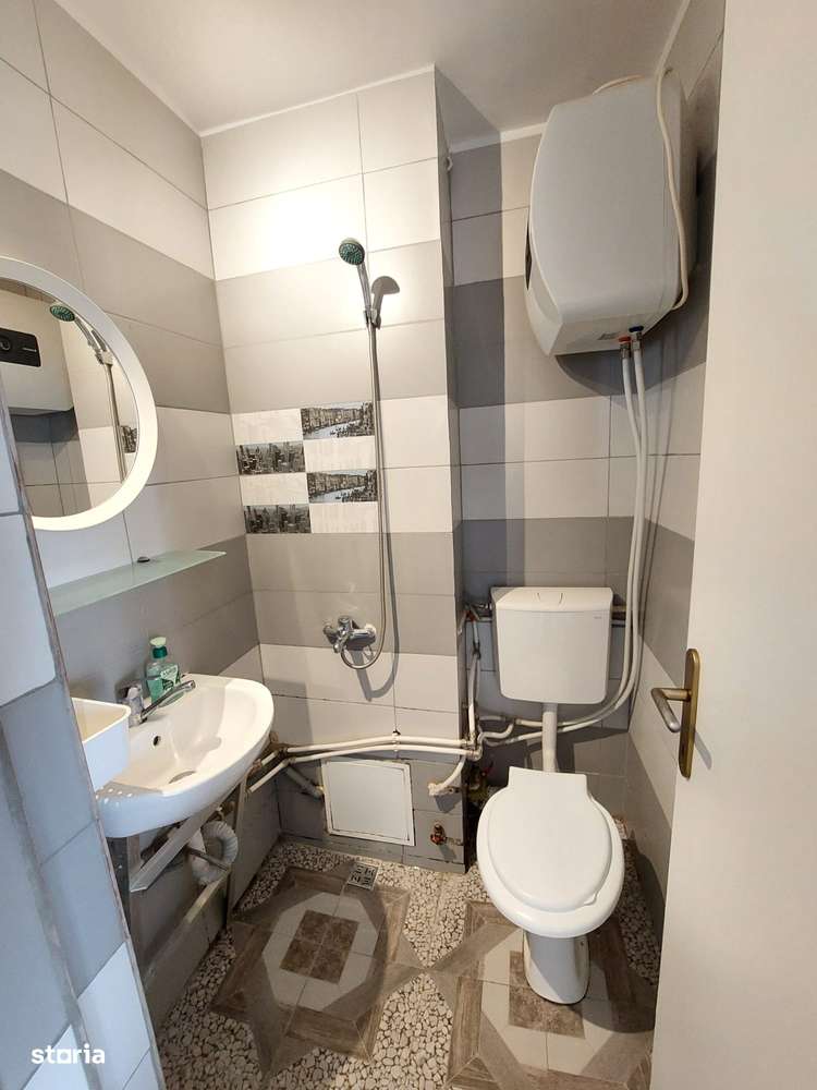 COMISION 0, Garsoniera 18mp, Et.3,  Central - Imagine principală: 4/4