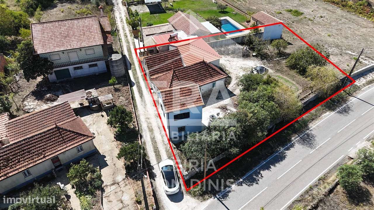 Moradia T3 inserida num terreno com 869m2-15