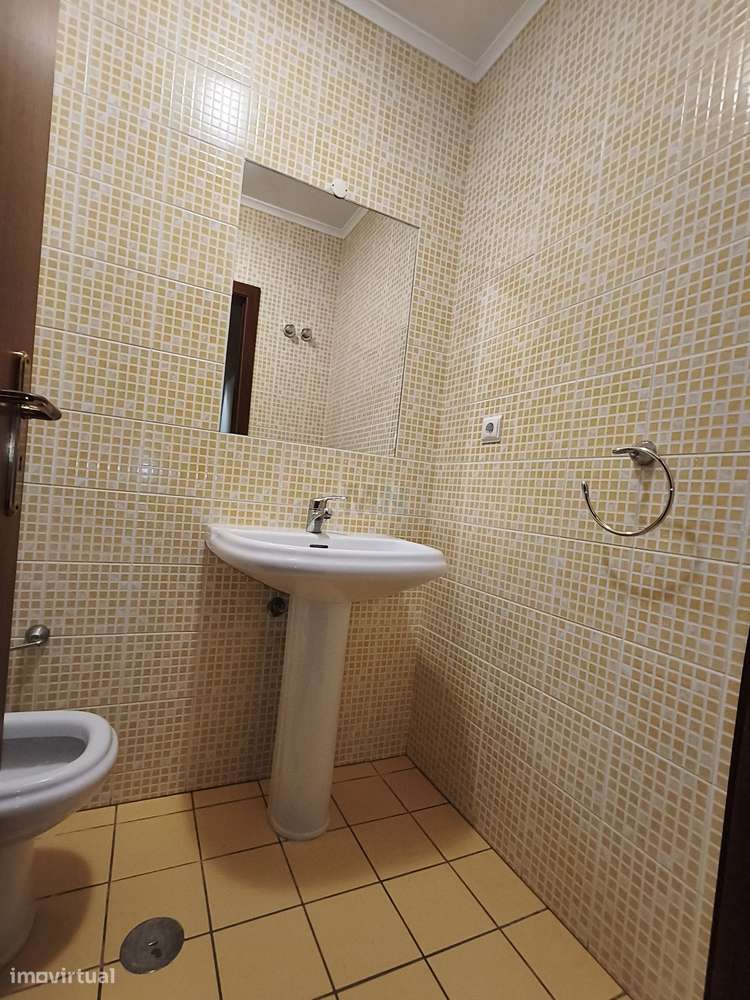 T5 Duplex com garagem e terraço em Coimbra-8