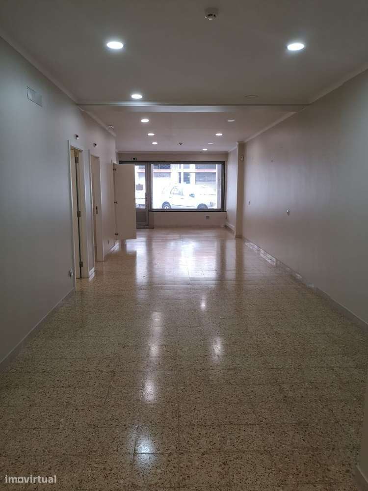 Loja Centro de Mem-Martins - Grande imagem: 3/15