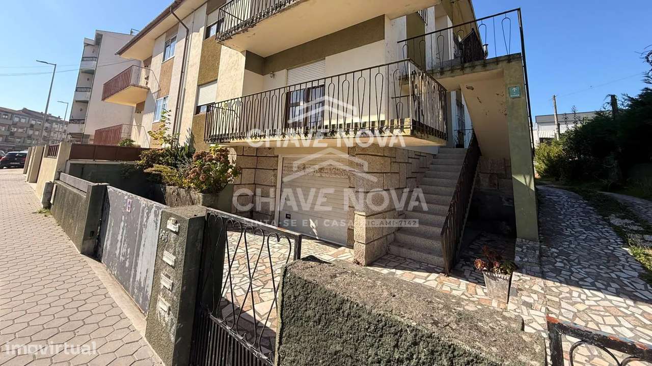 Andar Moradia V2+1 c/ Garagem em Canidelo-0