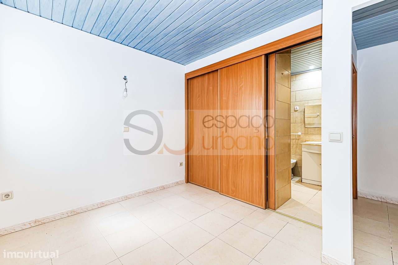 Boliqueime - Investimento: Moradia Isolada com 10 Suites em Zona Privi-29