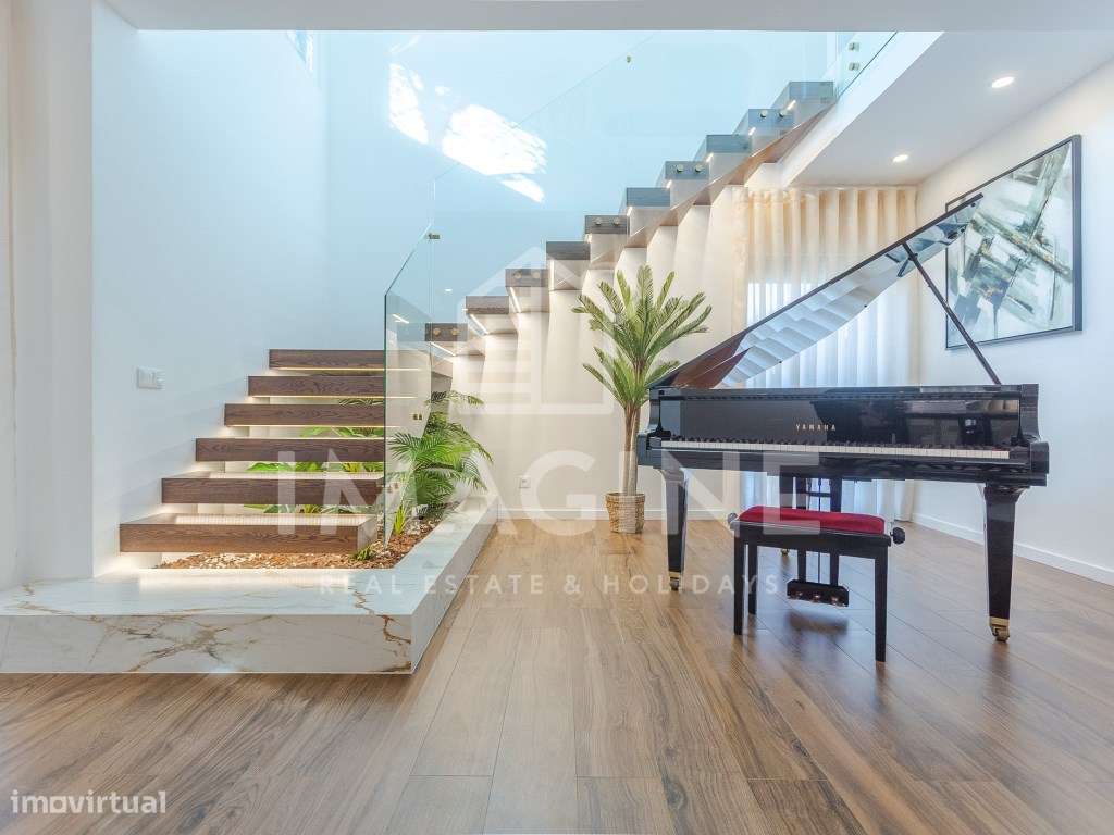 Moradia V2, de Arquitetura Moderna com Piscina e jardim - Urbanizaç...-28